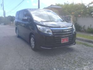 Black Noah Van Seats 5 People & Fully Air Conditioned