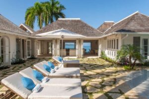 montego-bay-airport-transfers-to-seaclusion-on-the-sea-villa